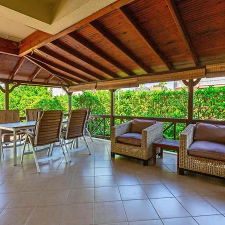 Paradise Town Abel *