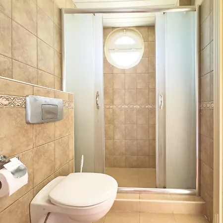 Paradise Town Abel *