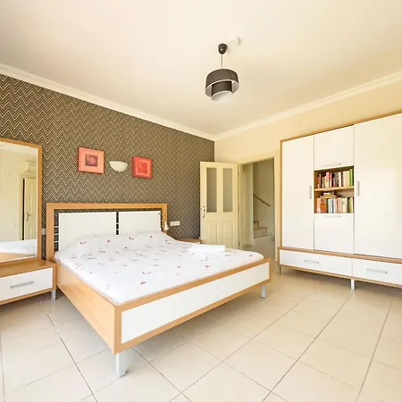 Paradise Town Abel Villa *