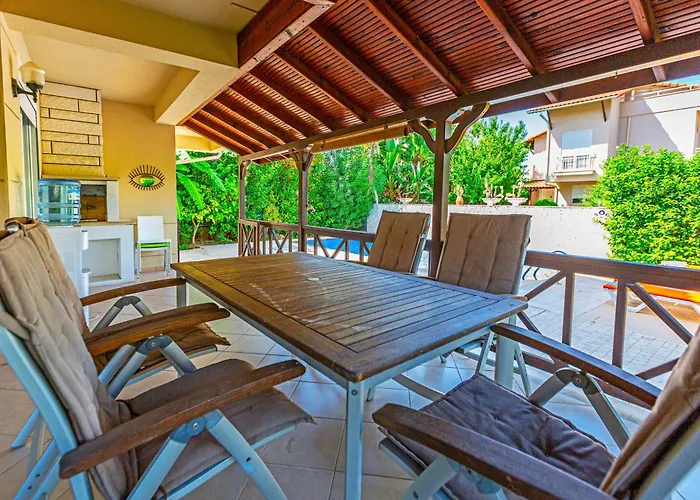 Paradise Town Abel באלאק