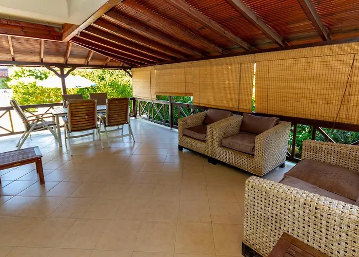 Paradise Town Abel * באלאק